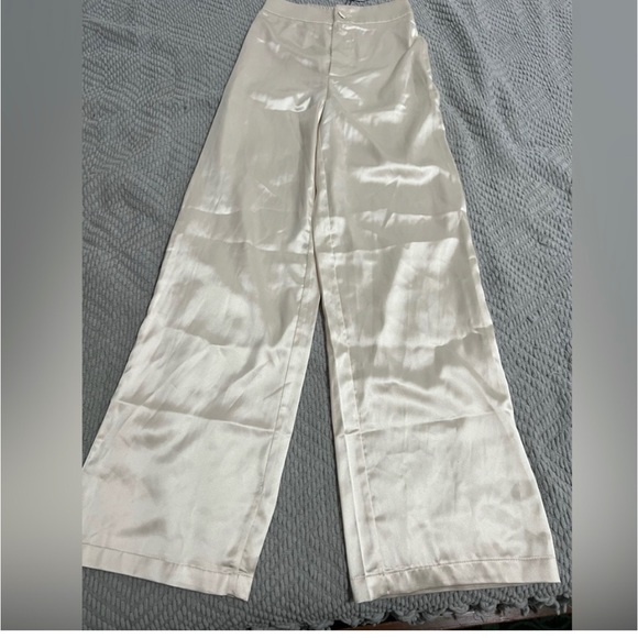 Princess Polly pants satin size 2 - Picture 3 of 7